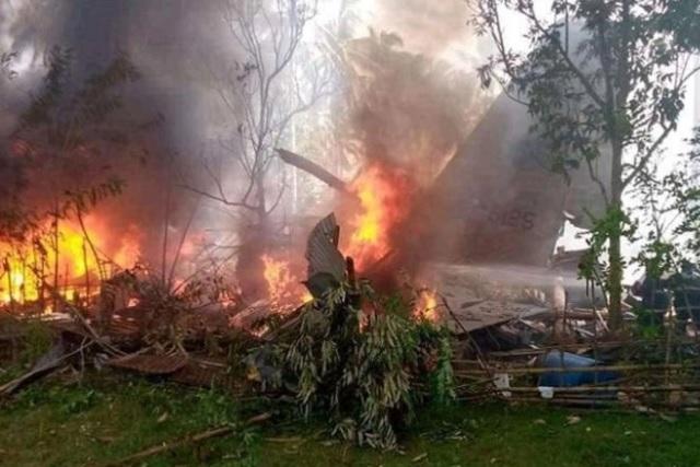Accidente de avión militar deja 45 muertos en Filipinas